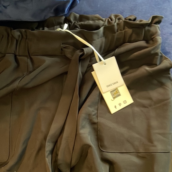 Brand new paper bag waist pants with ties at the waist and ankles - Picture 4 of 5